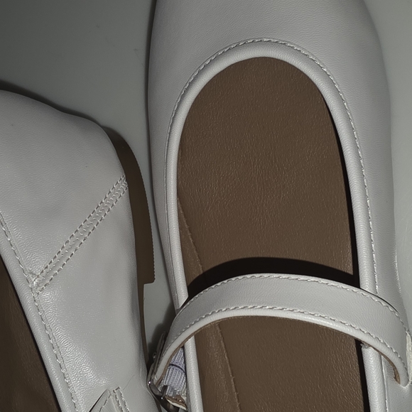 Elegant Cream Mary Jane Flats - Picture 6 of 6